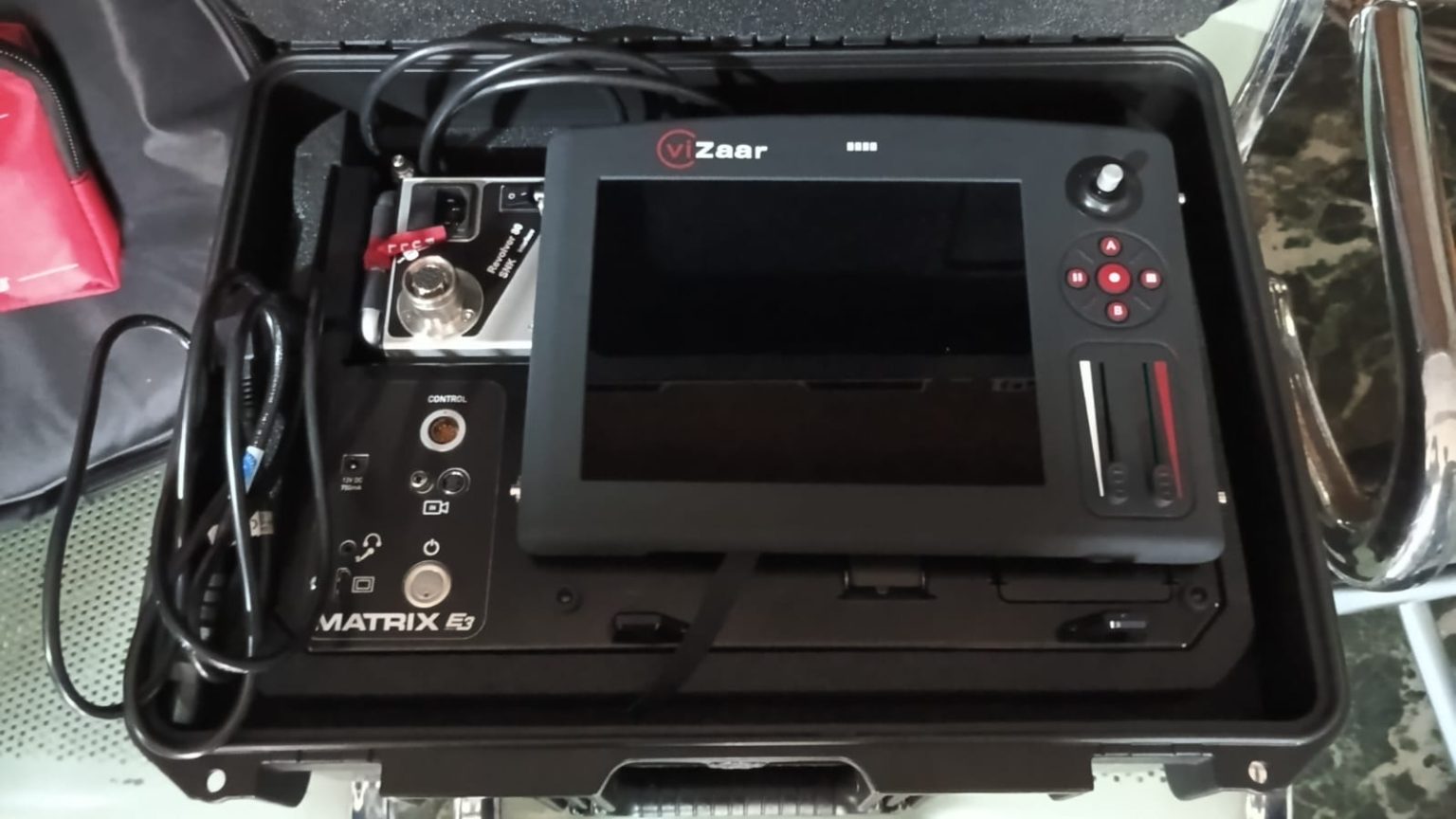 Remote visual inspection monitor unit